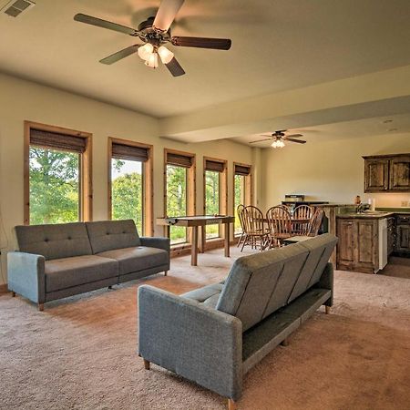 Spacious Log Cabin With Fire Pit And Game Room! Юрика-Спрінгс Екстер'єр фото