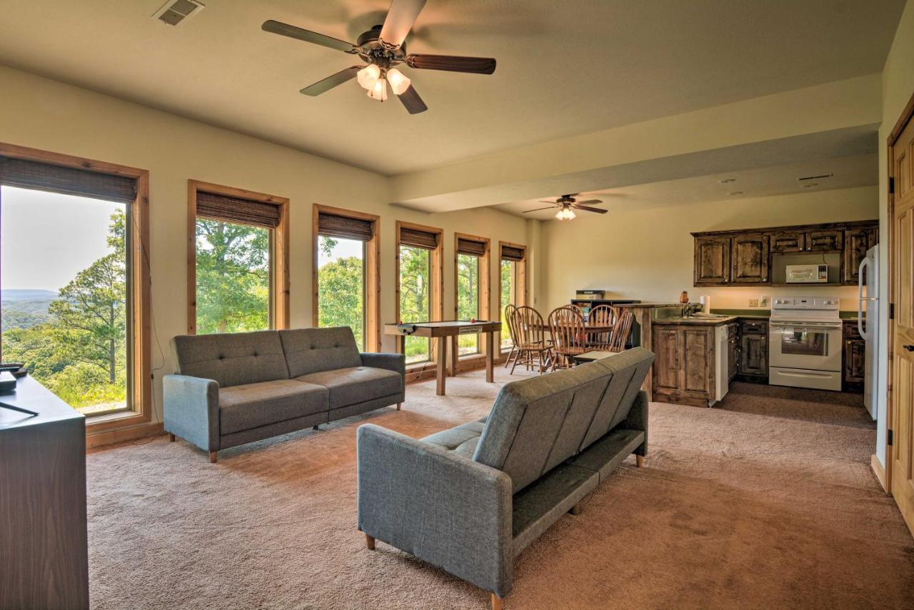 Spacious Log Cabin With Fire Pit And Game Room! Юрика-Спрінгс Екстер'єр фото