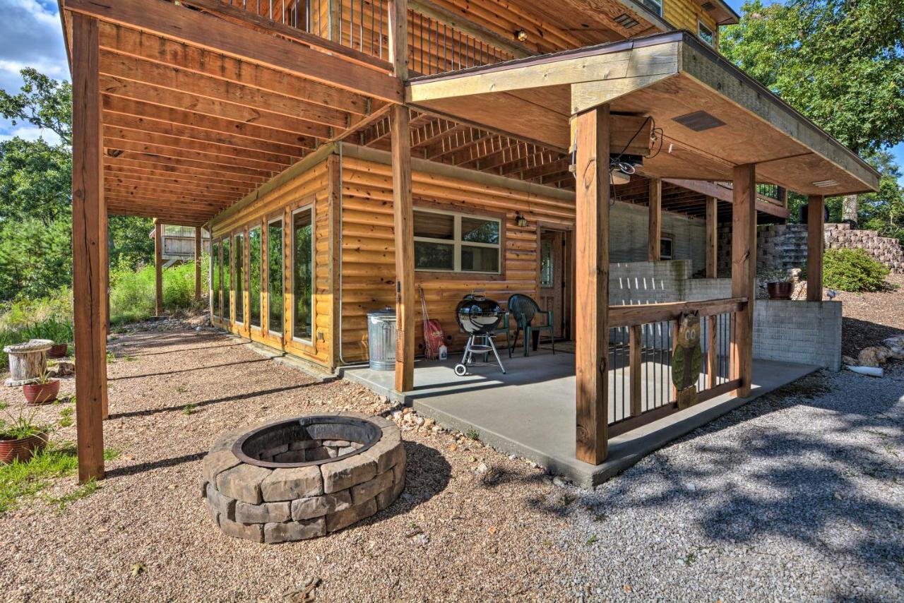 Spacious Log Cabin With Fire Pit And Game Room! Юрика-Спрінгс Екстер'єр фото